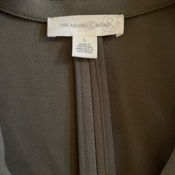 Women’s Blazer w/Stretch. Brand: Treasure & Bond. Olive Green. NWOT Size Large. - Picture 3 of 4